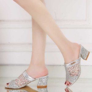 fashion Woman’s Slip- On Sandals